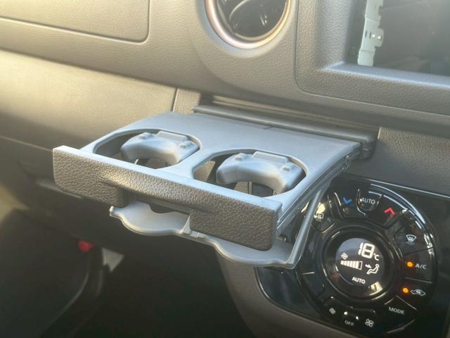 キャラバン ロンググランドプレミアムＧＸ　登録済未使用車　デジタルインナーミラー　アラウンドビューモニター　左側パワースライドドア　イージークローザー　クリアランスソナー　ＬＥＤヘッドライト　インテリキー　純正１５インチＡＷ　スペアタイヤ（44枚目）