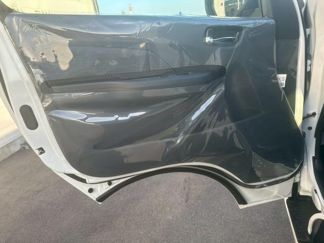 キャラバン ロンググランドプレミアムＧＸ　登録済未使用車　デジタルインナーミラー　アラウンドビューモニター　左側パワースライドドア　イージークローザー　クリアランスソナー　ＬＥＤヘッドライト　インテリキー　純正１５インチＡＷ　スペアタイヤ（53枚目）