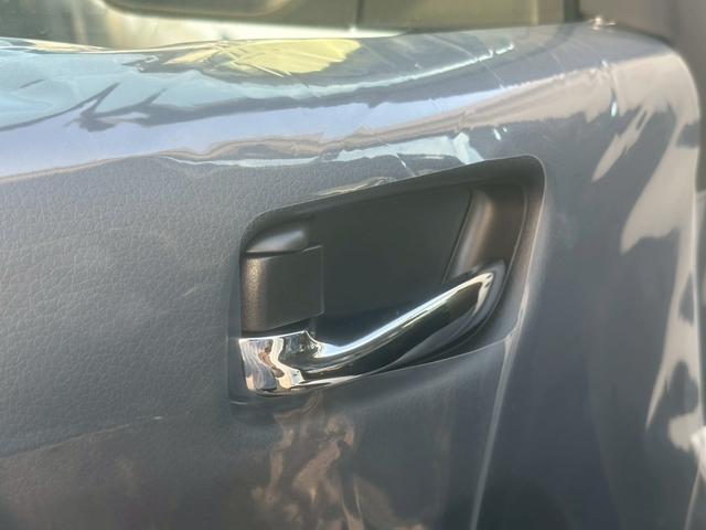 キャラバン ロンググランドプレミアムＧＸ　登録済未使用車　デジタルインナーミラー　アラウンドビューモニター　左側パワースライドドア　イージークローザー　クリアランスソナー　ＬＥＤヘッドライト　インテリキー　純正１５インチＡＷ　スペアタイヤ（54枚目）