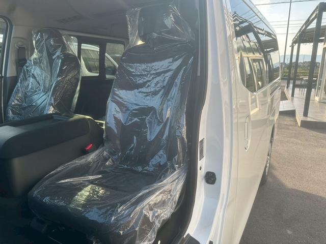 キャラバン ロンググランドプレミアムＧＸ　登録済未使用車　デジタルインナーミラー　アラウンドビューモニター　左側パワースライドドア　イージークローザー　クリアランスソナー　ＬＥＤヘッドライト　インテリキー　純正１５インチＡＷ　スペアタイヤ（56枚目）