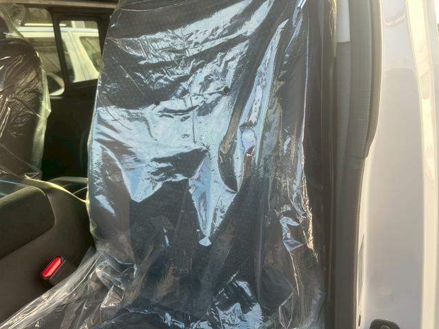 キャラバン ロンググランドプレミアムＧＸ　登録済未使用車　デジタルインナーミラー　アラウンドビューモニター　左側パワースライドドア　イージークローザー　クリアランスソナー　ＬＥＤヘッドライト　インテリキー　純正１５インチＡＷ　スペアタイヤ（57枚目）