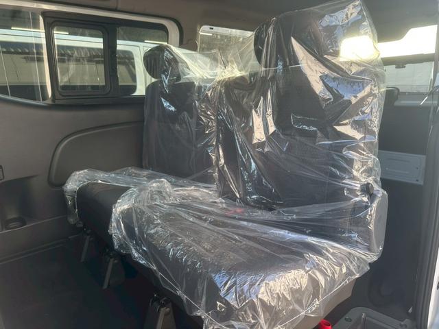 キャラバン ロンググランドプレミアムＧＸ　登録済未使用車　デジタルインナーミラー　アラウンドビューモニター　左側パワースライドドア　イージークローザー　クリアランスソナー　ＬＥＤヘッドライト　インテリキー　純正１５インチＡＷ　スペアタイヤ（59枚目）