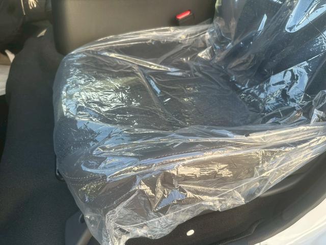 キャラバン ロンググランドプレミアムＧＸ　登録済未使用車　デジタルインナーミラー　アラウンドビューモニター　左側パワースライドドア　イージークローザー　クリアランスソナー　ＬＥＤヘッドライト　インテリキー　純正１５インチＡＷ　スペアタイヤ（60枚目）