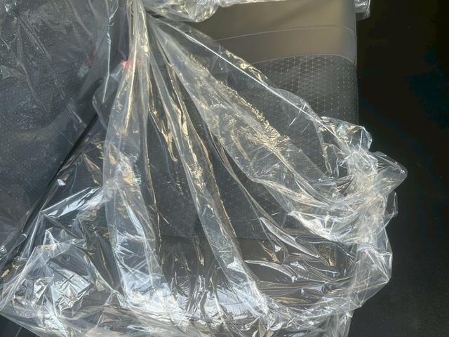 キャラバン ロンググランドプレミアムＧＸ　登録済未使用車　デジタルインナーミラー　アラウンドビューモニター　左側パワースライドドア　イージークローザー　クリアランスソナー　ＬＥＤヘッドライト　インテリキー　純正１５インチＡＷ　スペアタイヤ（64枚目）