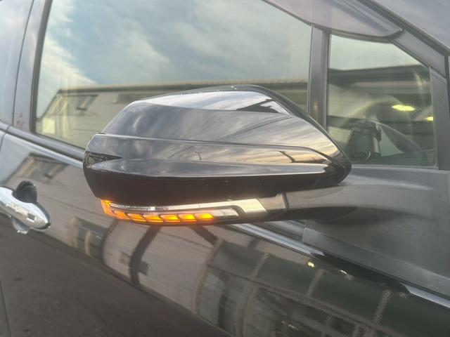 プリウス Ｓツーリングセレクション　純正ディスプレイオーディオ　ＴＲＤエアロ（Ｆ／Ｓ／Ｒ）　ＴＲＤマフラー　ビルドインＥＴＣ　バックカメラ　ドライブレコーダー前後　ブラックレザーシート　シートヒーター　レーダークルーズコントロール（18枚目）