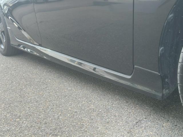 プリウス Ｓツーリングセレクション　純正ディスプレイオーディオ　ＴＲＤエアロ（Ｆ／Ｓ／Ｒ）　ＴＲＤマフラー　ビルドインＥＴＣ　バックカメラ　ドライブレコーダー前後　ブラックレザーシート　シートヒーター　レーダークルーズコントロール（20枚目）