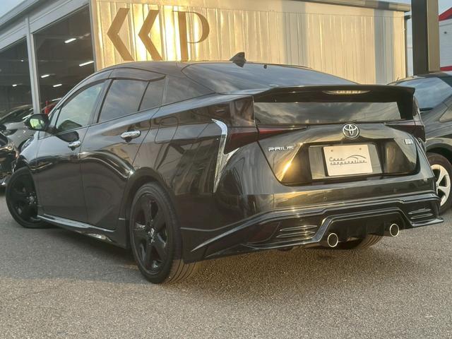 プリウス Ｓツーリングセレクション　純正ディスプレイオーディオ　ＴＲＤエアロ（Ｆ／Ｓ／Ｒ）　ＴＲＤマフラー　ビルドインＥＴＣ　バックカメラ　ドライブレコーダー前後　ブラックレザーシート　シートヒーター　レーダークルーズコントロール（26枚目）