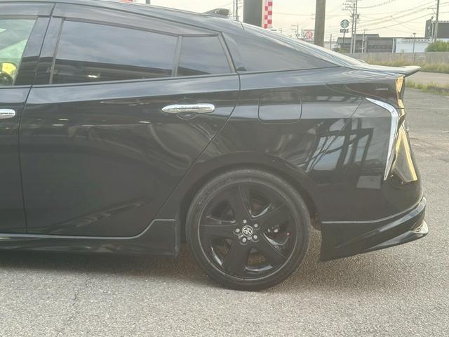 プリウス Ｓツーリングセレクション　純正ディスプレイオーディオ　ＴＲＤエアロ（Ｆ／Ｓ／Ｒ）　ＴＲＤマフラー　ビルドインＥＴＣ　バックカメラ　ドライブレコーダー前後　ブラックレザーシート　シートヒーター　レーダークルーズコントロール（35枚目）