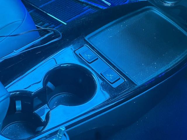 プリウス Ｓツーリングセレクション　純正ディスプレイオーディオ　ＴＲＤエアロ（Ｆ／Ｓ／Ｒ）　ＴＲＤマフラー　ビルドインＥＴＣ　バックカメラ　ドライブレコーダー前後　ブラックレザーシート　シートヒーター　レーダークルーズコントロール（48枚目）