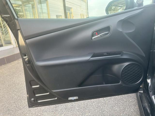 プリウス Ｓツーリングセレクション　純正ディスプレイオーディオ　ＴＲＤエアロ（Ｆ／Ｓ／Ｒ）　ＴＲＤマフラー　ビルドインＥＴＣ　バックカメラ　ドライブレコーダー前後　ブラックレザーシート　シートヒーター　レーダークルーズコントロール（54枚目）