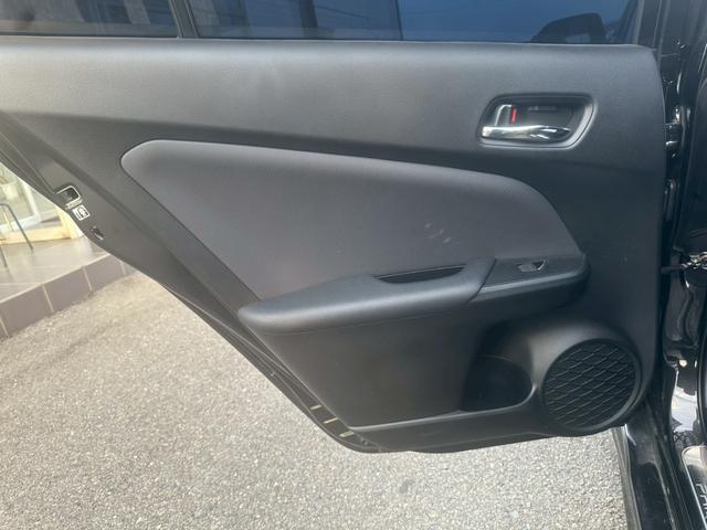 プリウス Ｓツーリングセレクション　純正ディスプレイオーディオ　ＴＲＤエアロ（Ｆ／Ｓ／Ｒ）　ＴＲＤマフラー　ビルドインＥＴＣ　バックカメラ　ドライブレコーダー前後　ブラックレザーシート　シートヒーター　レーダークルーズコントロール（59枚目）