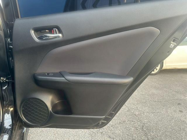 プリウス Ｓツーリングセレクション　純正ディスプレイオーディオ　ＴＲＤエアロ（Ｆ／Ｓ／Ｒ）　ＴＲＤマフラー　ビルドインＥＴＣ　バックカメラ　ドライブレコーダー前後　ブラックレザーシート　シートヒーター　レーダークルーズコントロール（62枚目）