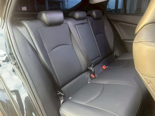 プリウス Ｓツーリングセレクション　純正ディスプレイオーディオ　ＴＲＤエアロ（Ｆ／Ｓ／Ｒ）　ＴＲＤマフラー　ビルドインＥＴＣ　バックカメラ　ドライブレコーダー前後　ブラックレザーシート　シートヒーター　レーダークルーズコントロール（63枚目）