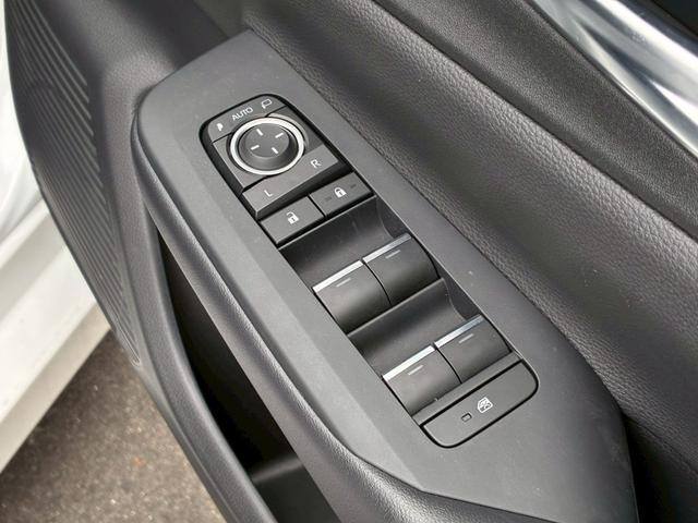 プリウス Z パノラマルーフ パノラミックビューモニター デジタルインナーミラー 純正19インチAW 12,3インチディスプレイオーディオ シートヒーター ベンチレーション LEDヘッドライト クルーズコントロール(62枚目)