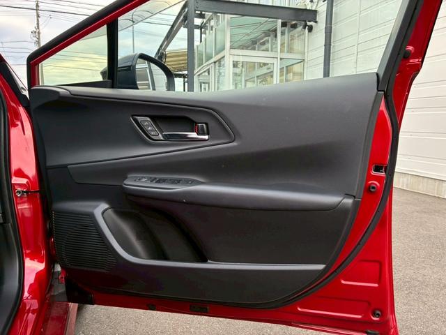 プリウス Ｚ　モデリスタエアロ　トヨタチームメイト　パノラミックビューモニター　１２．３ディスプレイオーディオ　デジタルインナーミラー　純正１９インチＡＷ　　黒革シート　レーダークルーズコントロール　シートヒーター（58枚目）