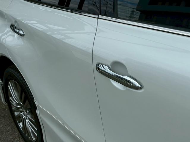 ハリアーハイブリッド Ｚ　純正ナビ　モデリスタエアロ（Ｆ．Ｓ．Ｒ）　ＪＢＬサウンドシステム　デジタルインナーミラー　パノラミックビューモニター　　ＨＵＤ　ハーフレザーシート　　パワーバックドア　ＢＳＭ　トヨタセーフティーセンス（22枚目）