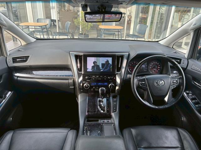 ヴェルファイア 2.5Z Gエディション ツインムーンルーフ 純正ディスプレイオーディオ フルセグTV フリップダウンモニター デジタルインナーミラー BSM 3眼LEDヘッドライト シーケンシャルウインカー シートヒーター・ベンチレーション(2枚目)