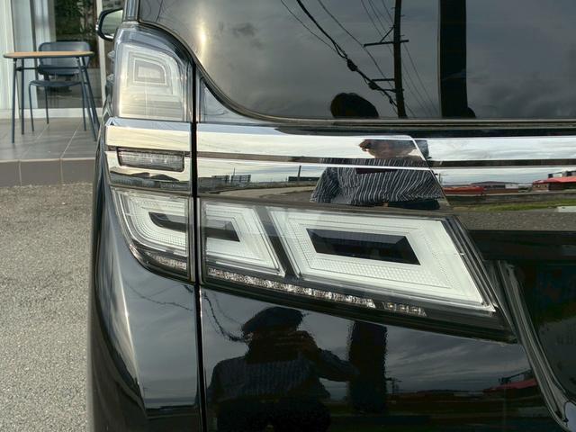 ヴェルファイア 2.5Z Gエディション ツインムーンルーフ 純正ディスプレイオーディオ フルセグTV フリップダウンモニター デジタルインナーミラー BSM 3眼LEDヘッドライト シーケンシャルウインカー シートヒーター・ベンチレーション(30枚目)