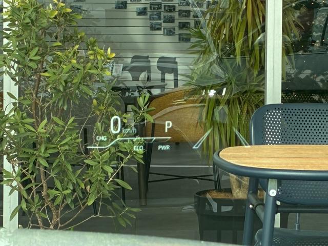 ハリアーハイブリッド Ｚ　レザーパッケージ　純正１２．３インチナビ　モデリスタエアロ（Ｆ／Ｓ／Ｒ）　ヘッドアップディスプレイ　ＪＢＬサウンドデジタルインナーミラー　パノラミックビューモニター　パワーバックドア　エンジンスターター　シートヒーター（6枚目）