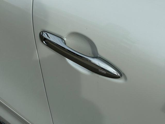 ハリアーハイブリッド Ｚ　レザーパッケージ　純正１２．３インチナビ　モデリスタエアロ（Ｆ／Ｓ／Ｒ）　ヘッドアップディスプレイ　ＪＢＬサウンドデジタルインナーミラー　パノラミックビューモニター　パワーバックドア　エンジンスターター　シートヒーター（21枚目）