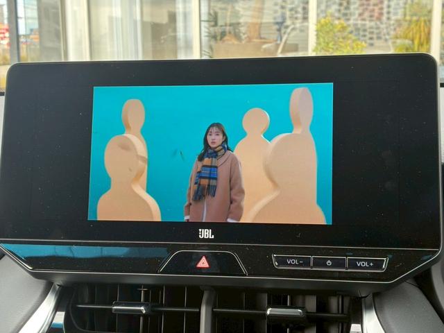 ハリアーハイブリッド Ｚ　レザーパッケージ　純正１２．３インチナビ　モデリスタエアロ（Ｆ／Ｓ／Ｒ）　ヘッドアップディスプレイ　ＪＢＬサウンドデジタルインナーミラー　パノラミックビューモニター　パワーバックドア　エンジンスターター　シートヒーター（50枚目）