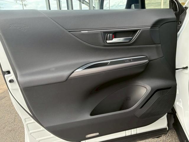 ハリアーハイブリッド Ｚ　レザーパッケージ　純正１２．３インチナビ　モデリスタエアロ（Ｆ／Ｓ／Ｒ）　ヘッドアップディスプレイ　ＪＢＬサウンドデジタルインナーミラー　パノラミックビューモニター　パワーバックドア　エンジンスターター　シートヒーター（65枚目）