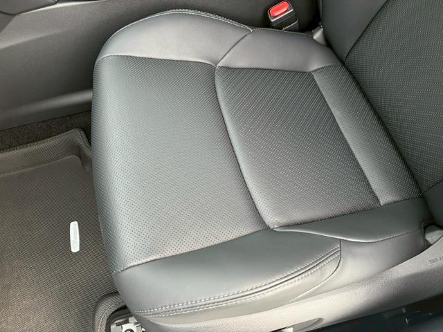 ハリアーハイブリッド Ｚ　レザーパッケージ　純正１２．３インチナビ　モデリスタエアロ（Ｆ／Ｓ／Ｒ）　ヘッドアップディスプレイ　ＪＢＬサウンドデジタルインナーミラー　パノラミックビューモニター　パワーバックドア　エンジンスターター　シートヒーター（69枚目）