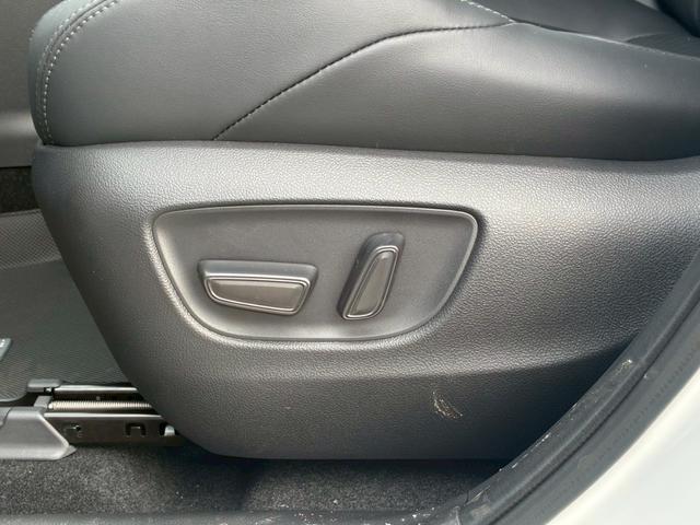 ハリアーハイブリッド Ｚ　レザーパッケージ　純正１２．３インチナビ　モデリスタエアロ（Ｆ／Ｓ／Ｒ）　ヘッドアップディスプレイ　ＪＢＬサウンドデジタルインナーミラー　パノラミックビューモニター　パワーバックドア　エンジンスターター　シートヒーター（70枚目）