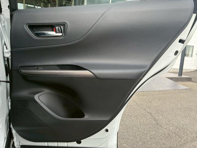 ハリアーハイブリッド Ｚ　レザーパッケージ　純正１２．３インチナビ　モデリスタエアロ（Ｆ／Ｓ／Ｒ）　ヘッドアップディスプレイ　ＪＢＬサウンドデジタルインナーミラー　パノラミックビューモニター　パワーバックドア　エンジンスターター　シートヒーター（76枚目）