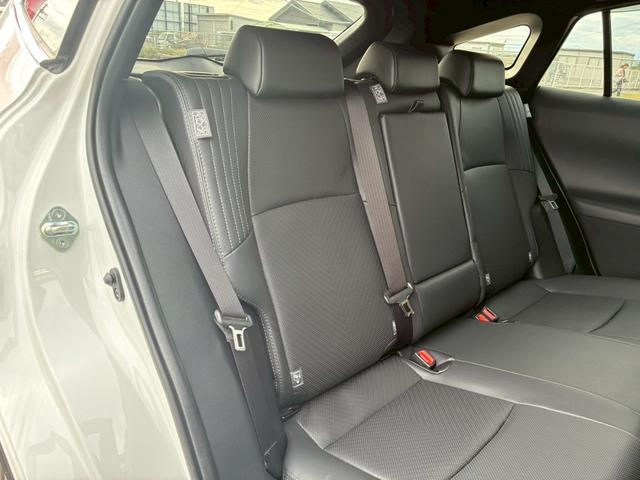 ハリアーハイブリッド Ｚ　レザーパッケージ　純正１２．３インチナビ　モデリスタエアロ（Ｆ／Ｓ／Ｒ）　ヘッドアップディスプレイ　ＪＢＬサウンドデジタルインナーミラー　パノラミックビューモニター　パワーバックドア　エンジンスターター　シートヒーター（78枚目）