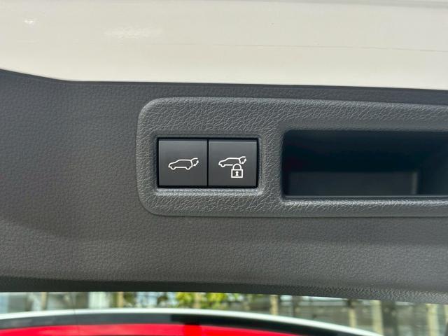 ハリアーハイブリッド Ｚ　レザーパッケージ　純正１２．３インチナビ　モデリスタエアロ（Ｆ／Ｓ／Ｒ）　ヘッドアップディスプレイ　ＪＢＬサウンドデジタルインナーミラー　パノラミックビューモニター　パワーバックドア　エンジンスターター　シートヒーター（80枚目）