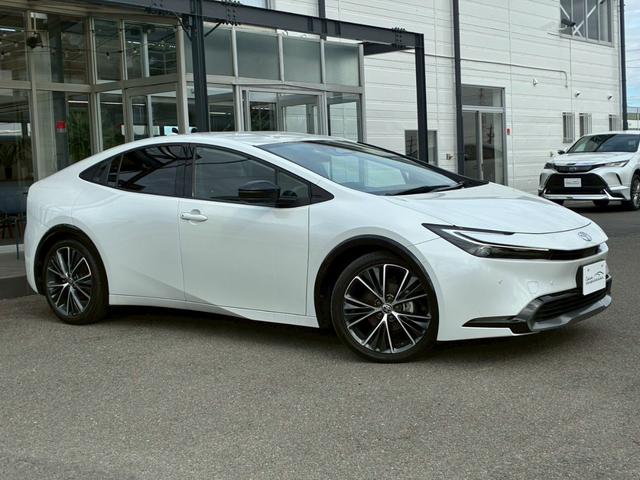 プリウス Ｚ　純正１２．３ディスプレイオーディオ　パノラミックビューモニター　フルセグＴＶ　　ＥＴＣ　デジタルインナーミラー　　ブラックレザーシート　シートヒーター・ベンチレーション　純正１９インチアルミホイール（10枚目）