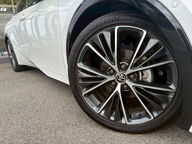 プリウス Ｚ　純正１２．３ディスプレイオーディオ　パノラミックビューモニター　フルセグＴＶ　　ＥＴＣ　デジタルインナーミラー　　ブラックレザーシート　シートヒーター・ベンチレーション　純正１９インチアルミホイール（17枚目）