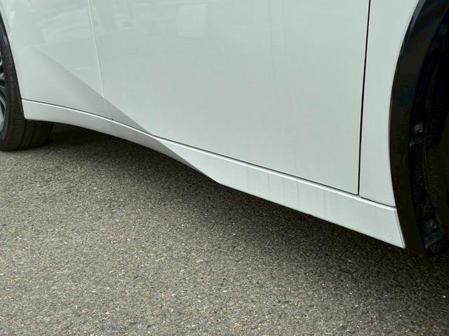 プリウス Ｚ　純正１２．３ディスプレイオーディオ　パノラミックビューモニター　フルセグＴＶ　　ＥＴＣ　デジタルインナーミラー　　ブラックレザーシート　シートヒーター・ベンチレーション　純正１９インチアルミホイール（18枚目）