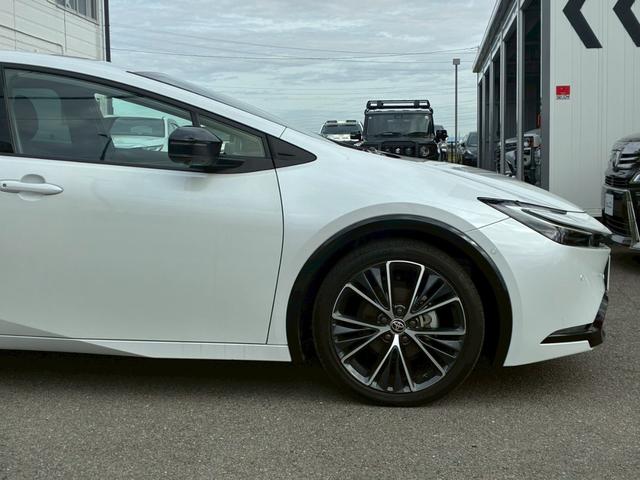 プリウス Ｚ　純正１２．３ディスプレイオーディオ　パノラミックビューモニター　フルセグＴＶ　　ＥＴＣ　デジタルインナーミラー　　ブラックレザーシート　シートヒーター・ベンチレーション　純正１９インチアルミホイール（23枚目）