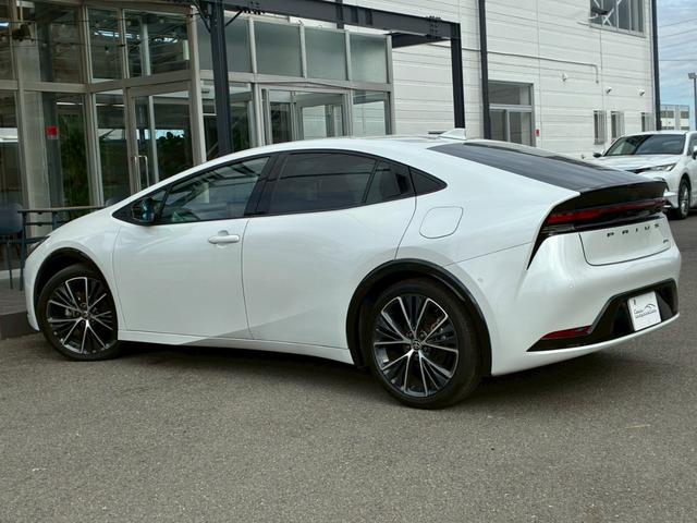 プリウス Ｚ　純正１２．３ディスプレイオーディオ　パノラミックビューモニター　フルセグＴＶ　　ＥＴＣ　デジタルインナーミラー　　ブラックレザーシート　シートヒーター・ベンチレーション　純正１９インチアルミホイール（25枚目）