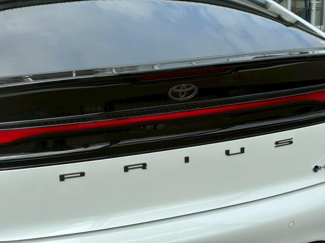 プリウス Ｚ　純正１２．３ディスプレイオーディオ　パノラミックビューモニター　フルセグＴＶ　　ＥＴＣ　デジタルインナーミラー　　ブラックレザーシート　シートヒーター・ベンチレーション　純正１９インチアルミホイール（28枚目）