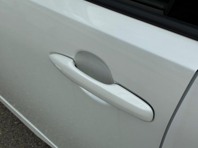 プリウス Ｚ　純正１２．３ディスプレイオーディオ　パノラミックビューモニター　フルセグＴＶ　　ＥＴＣ　デジタルインナーミラー　　ブラックレザーシート　シートヒーター・ベンチレーション　純正１９インチアルミホイール（35枚目）