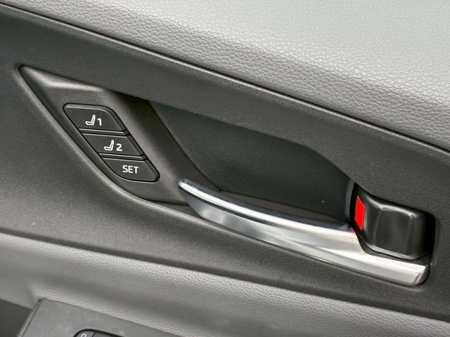 プリウス Ｚ　純正１２．３ディスプレイオーディオ　パノラミックビューモニター　フルセグＴＶ　　ＥＴＣ　デジタルインナーミラー　　ブラックレザーシート　シートヒーター・ベンチレーション　純正１９インチアルミホイール（60枚目）