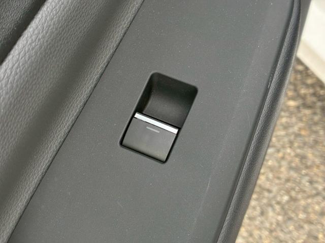 プリウス Ｚ　純正１２．３ディスプレイオーディオ　パノラミックビューモニター　フルセグＴＶ　　ＥＴＣ　デジタルインナーミラー　　ブラックレザーシート　シートヒーター・ベンチレーション　純正１９インチアルミホイール（67枚目）