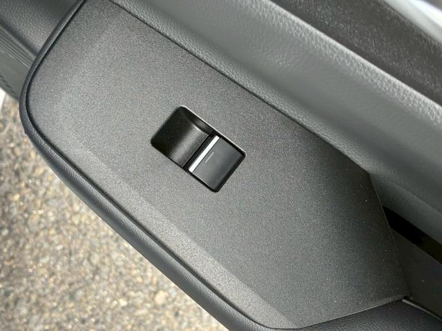 プリウス Ｚ　純正１２．３ディスプレイオーディオ　パノラミックビューモニター　フルセグＴＶ　　ＥＴＣ　デジタルインナーミラー　　ブラックレザーシート　シートヒーター・ベンチレーション　純正１９インチアルミホイール（76枚目）
