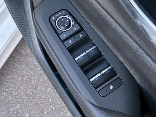 プリウス Z モデリスタエアロ(F/S/R) デジタルインナーミラー 12.3インチナビ ETC2.0 パノラミックビューモニター 純正19インチアルミホイール トヨタセーフティセンス BSM シートヒーター(59枚目)