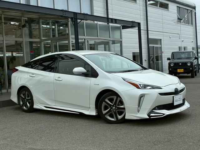 プリウス Sツーリングセレクション 7インチナビ モデリスタエアロ(F.S.R) シートヒーター ベンチレーション バックカメラ 純正17インチAW LEDヘッドライト 黒革シート セーフティーセンス スマートキー Bluetooth(9枚目)