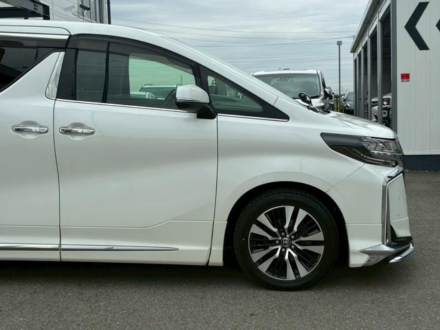 アルファード ２．５Ｓ　Ｃパッケージ　ムーンルーフ　モデリスタエアロ（Ｆ．Ｓ．Ｒ）　フリップダウンモニター　デジタルインナーミラー　　純正１８インチＡＷ　クルーズコントロール　ＢＳＭ　バックカメラ　　シートヒーター　　ステアリングヒーター（24枚目）