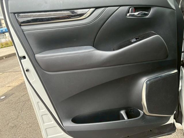 アルファード ２．５Ｓ　Ｃパッケージ　ムーンルーフ　モデリスタエアロ（Ｆ．Ｓ．Ｒ）　フリップダウンモニター　デジタルインナーミラー　　純正１８インチＡＷ　クルーズコントロール　ＢＳＭ　バックカメラ　　シートヒーター　　ステアリングヒーター（68枚目）