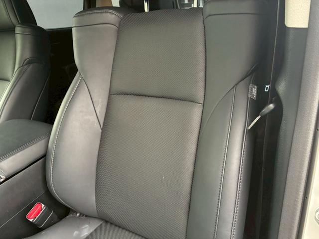 アルファード ２．５Ｓ　Ｃパッケージ　ムーンルーフ　モデリスタエアロ（Ｆ．Ｓ．Ｒ）　フリップダウンモニター　デジタルインナーミラー　　純正１８インチＡＷ　クルーズコントロール　ＢＳＭ　バックカメラ　　シートヒーター　　ステアリングヒーター（71枚目）