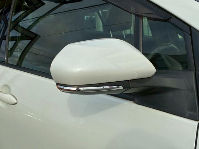 プリウス Ｓツーリングセレクション　純正ナビ　モデリスタエアロ（Ｆ／Ｓ／Ｒ）　社外１９インチアルミホイール　トヨタセーフティセンス　レーダークルーズコントロール　バックカメラ　Ｂｌｕｅｔｏｏｔｈ接続　ドライブレコーダー　シートヒーター（19枚目）