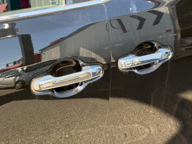 アルファード ２．５Ｓ　Ｃパッケージ　サンルーフ　モデリスタエアロ（Ｆ．Ｓ．Ｒ）　デジタルインナーミラー　純正フリップダウンモニター　ディスプレイオーディオ　３眼ＬＥＤヘッドライト　１８インチＡＷ　ＢＳＭ　シートヒーター　ベンチレーション（22枚目）