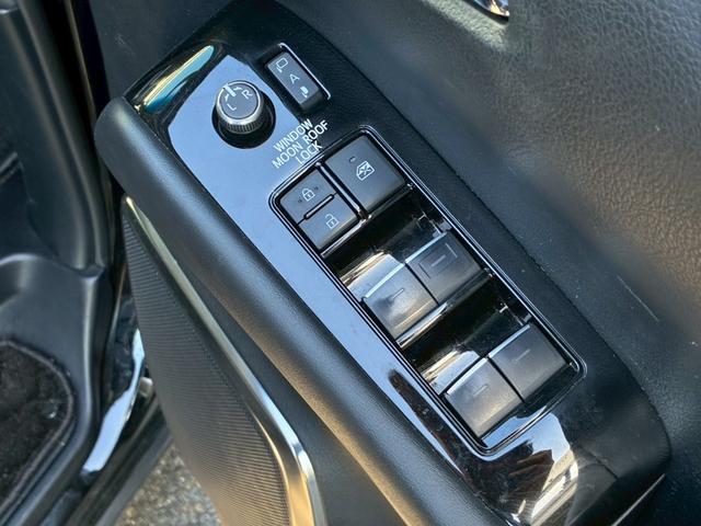 アルファード ２．５Ｓ　Ｃパッケージ　サンルーフ　モデリスタエアロ（Ｆ．Ｓ．Ｒ）　デジタルインナーミラー　純正フリップダウンモニター　ディスプレイオーディオ　３眼ＬＥＤヘッドライト　１８インチＡＷ　ＢＳＭ　シートヒーター　ベンチレーション（61枚目）