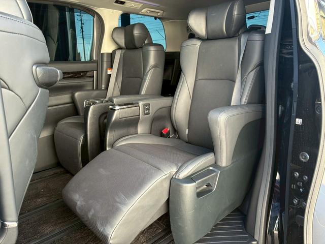 アルファード ２．５Ｓ　Ｃパッケージ　サンルーフ　モデリスタエアロ（Ｆ．Ｓ．Ｒ）　デジタルインナーミラー　純正フリップダウンモニター　ディスプレイオーディオ　３眼ＬＥＤヘッドライト　１８インチＡＷ　ＢＳＭ　シートヒーター　ベンチレーション（70枚目）